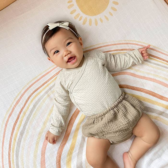 Aden & Anais - Classic Swaddle (4 Pk) -Lifestyle3