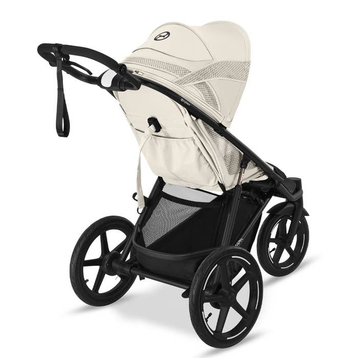 Avi Spin Stroller Lifestyle 3