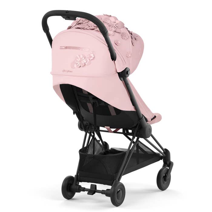 Coya Stroller (Simply Flowers) Lifestyle 7