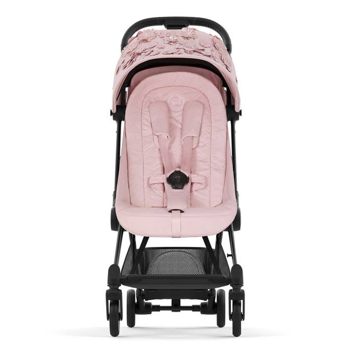 Coya Stroller (Simply Flowers) Lifestyle 8