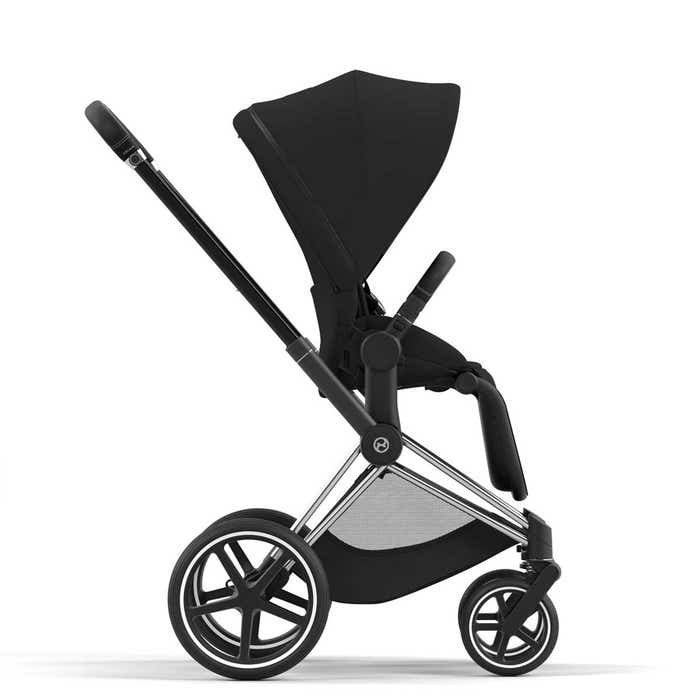 Priam 4 Stroller Lifestyle 10