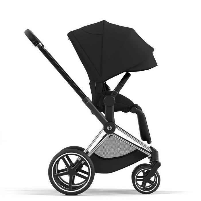 Priam 4 Stroller Lifestyle 11