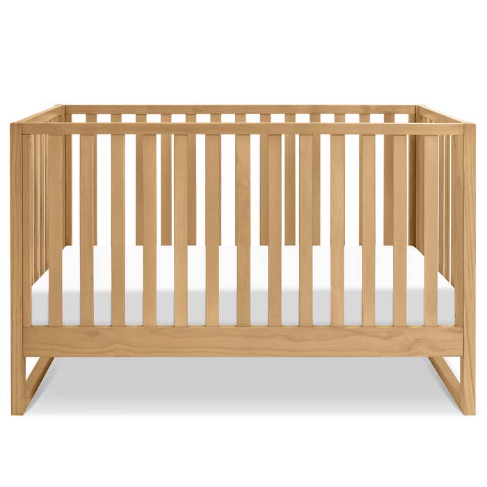 Hunter 3-in-1 Crib Honey Lifestyle