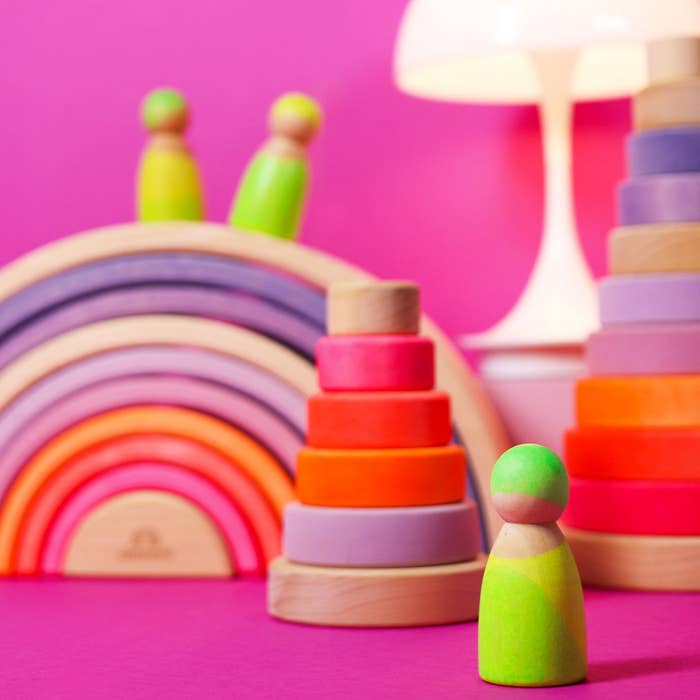 Rainbow (Neon) Pink Lifestyle 2