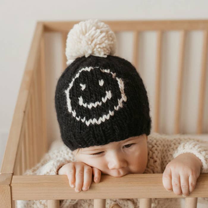Huggalugs - Smiley Beanie-Lifestyle