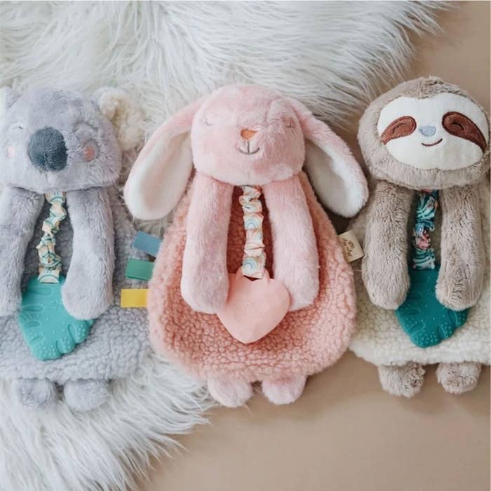 Itzy Ritzy - Itzy Lovey Infant Toy-Lifestyle2