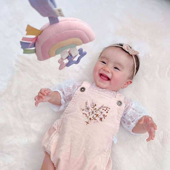 Itzy Ritzy - Ritzy Jingle Travel Toy -Lifestyle15