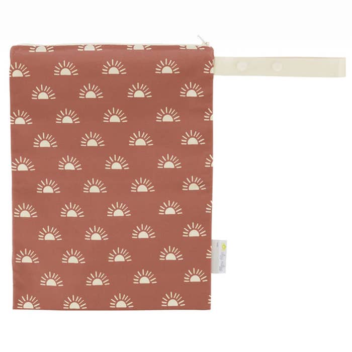 Itzy Ritzy - Travel Happens Wet Bag (Medium) 6