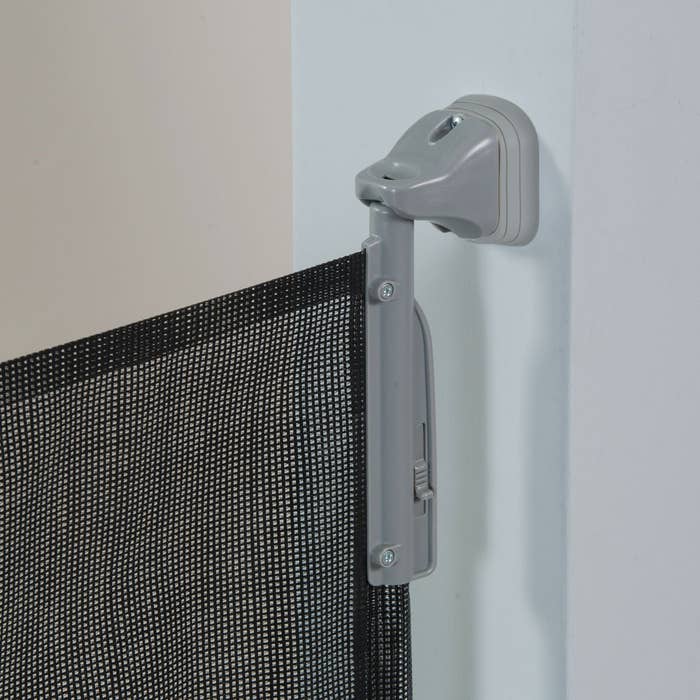 Retractable Safeway Gate (Black) Lifestyle 4