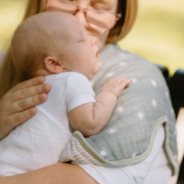 Organic Burp Cloth (2 Pk) Sage Sun Sand Lifestyle 4