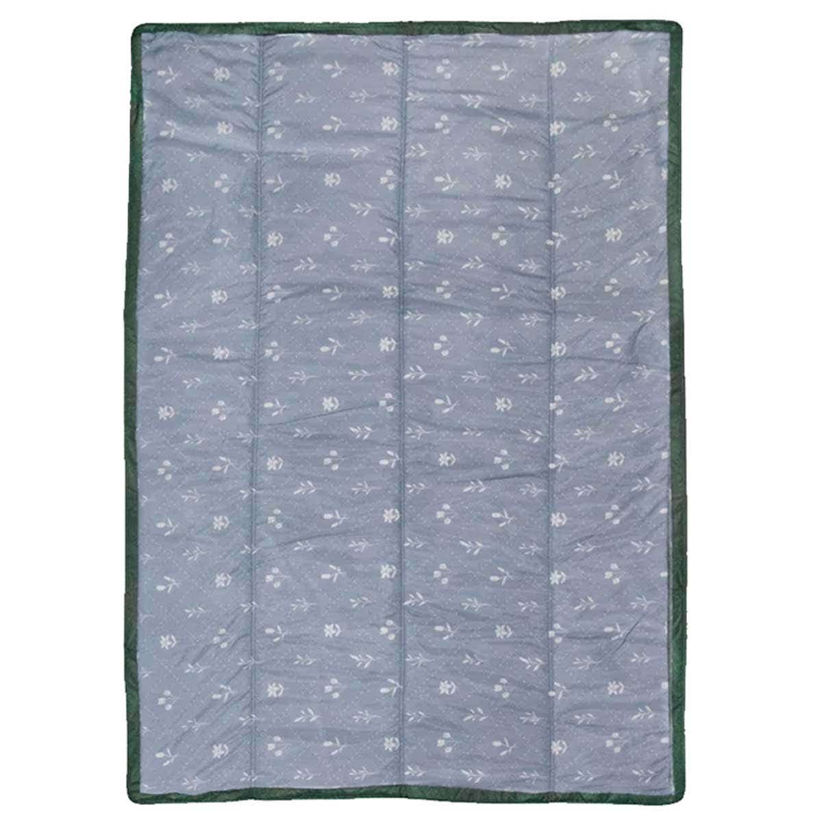 Outdoor blanket outlet for kids