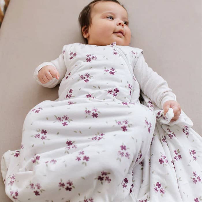 Bamboo Quilted Sleep Bag Print (2.5 TOG) - Lifestyle 3