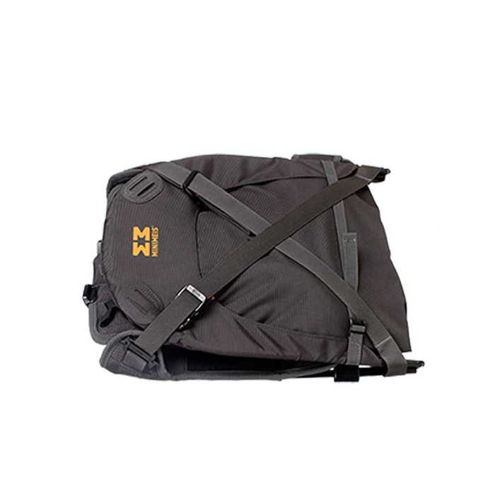 G4 Child Shoulder Carrier Lifestyle 4