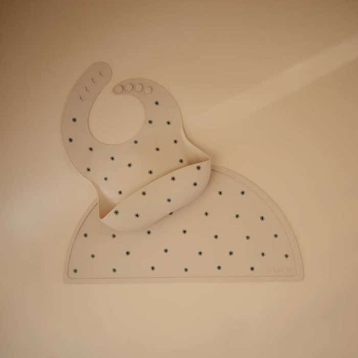 Silicone Baby Bib Black Daisy 2