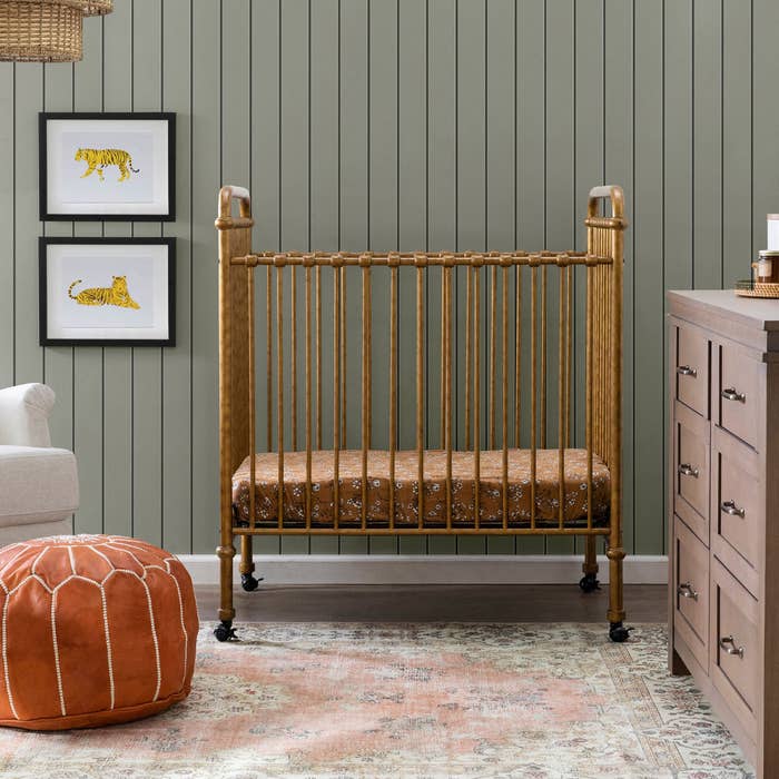Abigail Mini Crib Vintage Gold 6