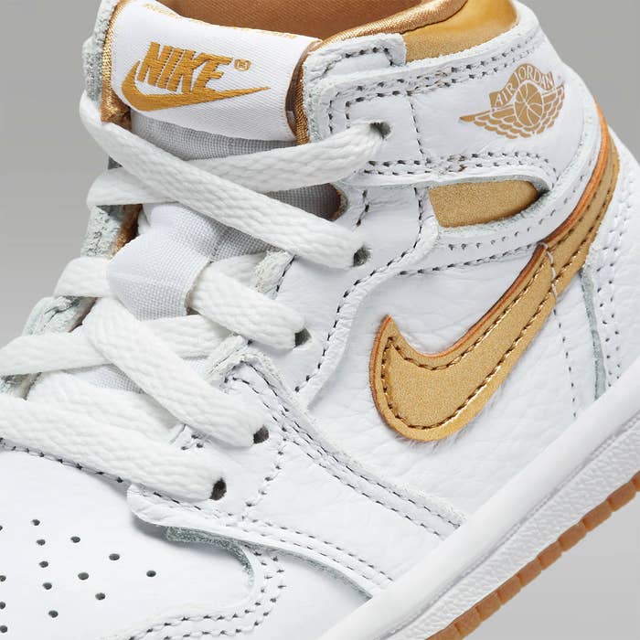 Nike - Jordan 1 Retro High OG White/Metallic Gold  LS 6