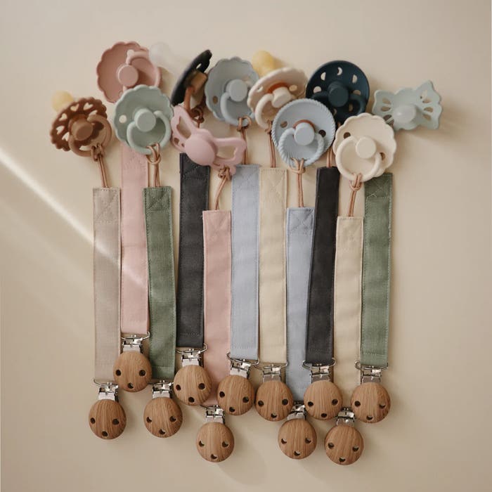 Mushie - Linen Pacifier Clip (2 Pk)-LS 2