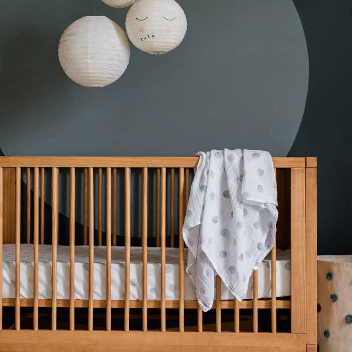 Luna Swaddle Lifestyle 4