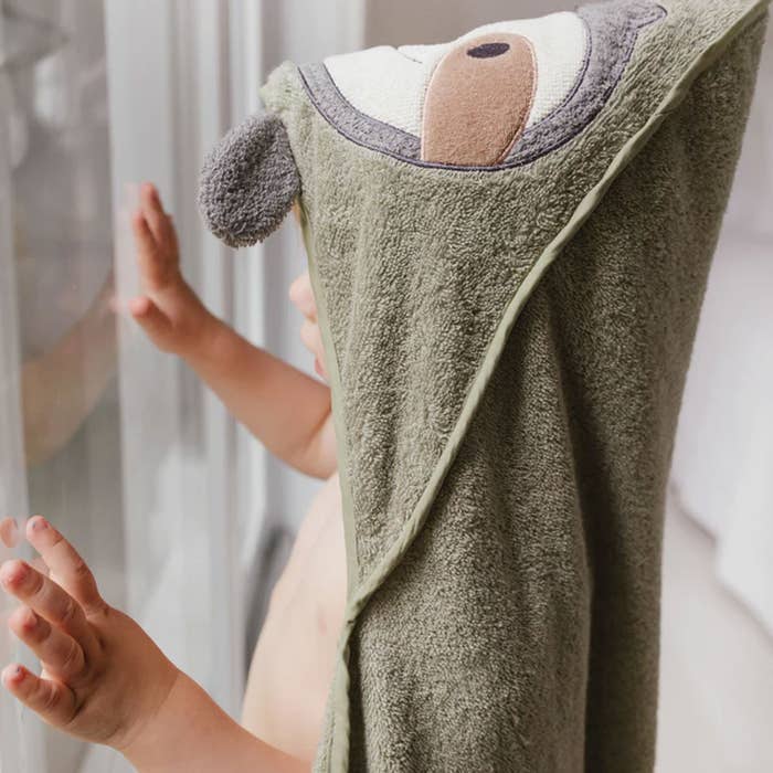 Perlimpinpin - Hooded Towel-Lifestyle2