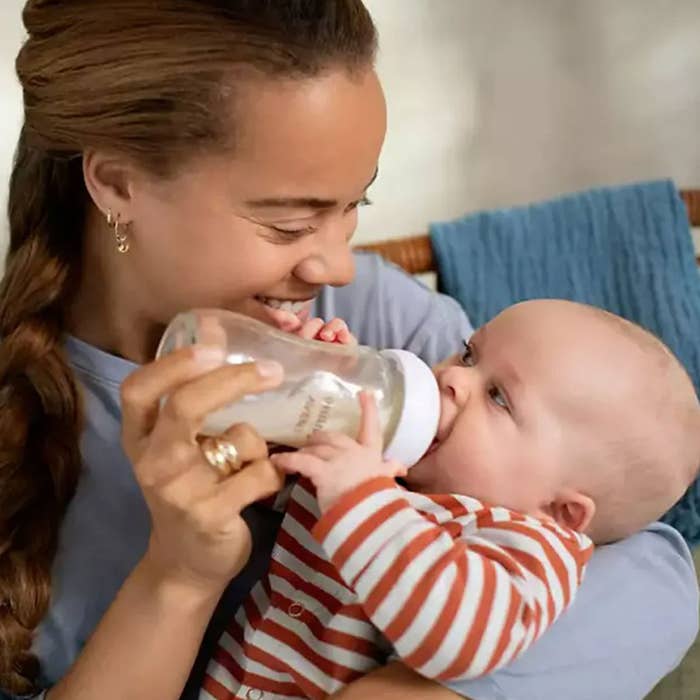 Philips Avent - Natural Glass Bottle -8 oz-Lifestyle2