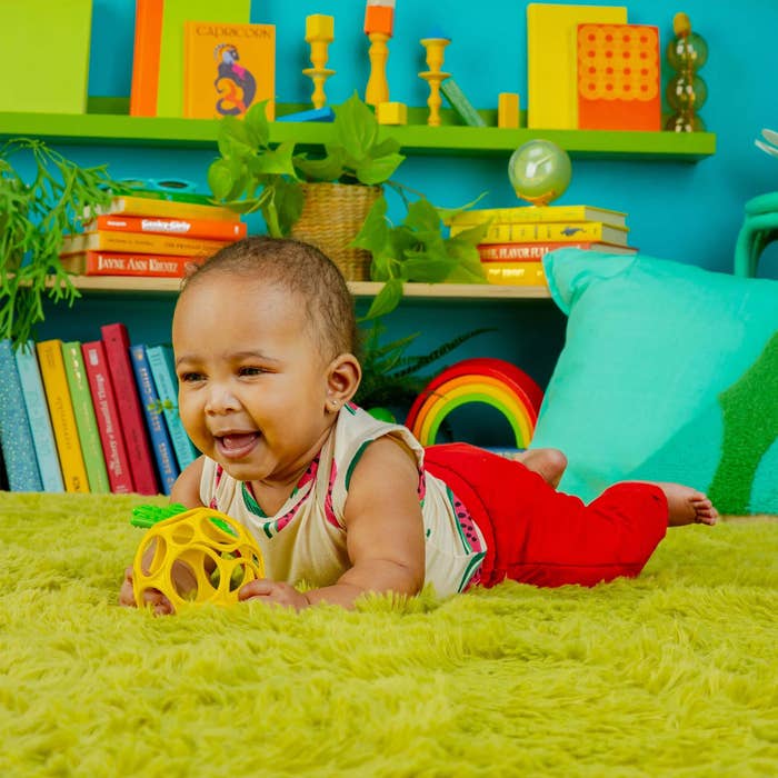 Hold My Own Easy Grasp Teether Toy - Pineapple 4