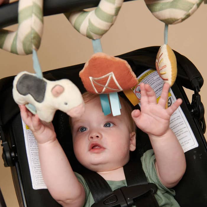 Bitzy Bespoke Spiral Car Seat Activity Toy - Farm 2