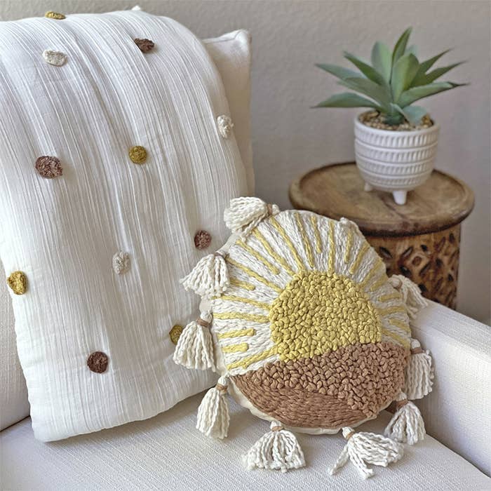 Crane Baby - Decorative Pillow Lion LS 9