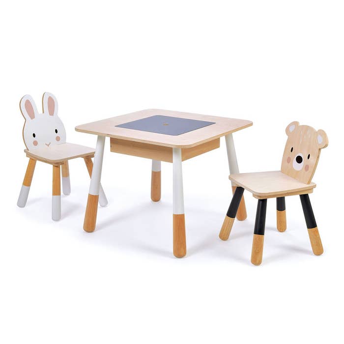 Table & Chairs