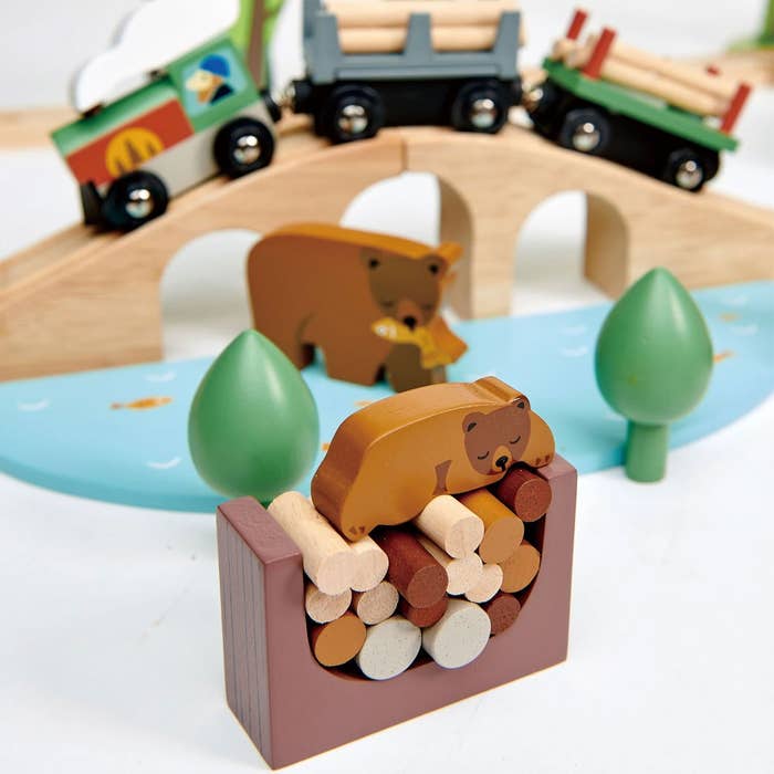 Wild Pines Train Set Lifestyle 2